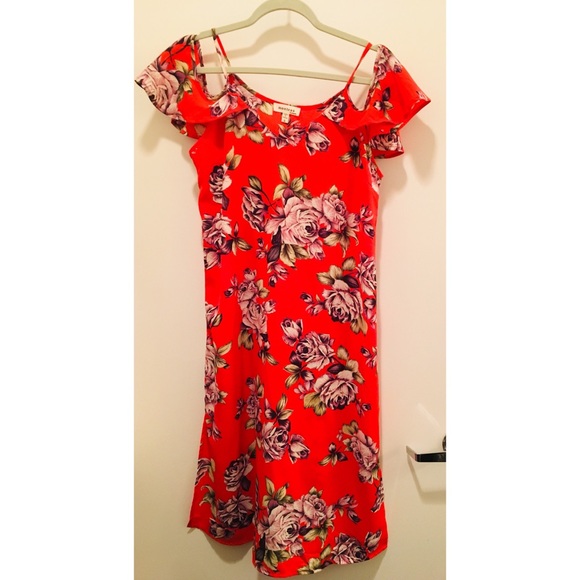 Red Floral Print Cold Shoulder Dress - Picture 3 of 4